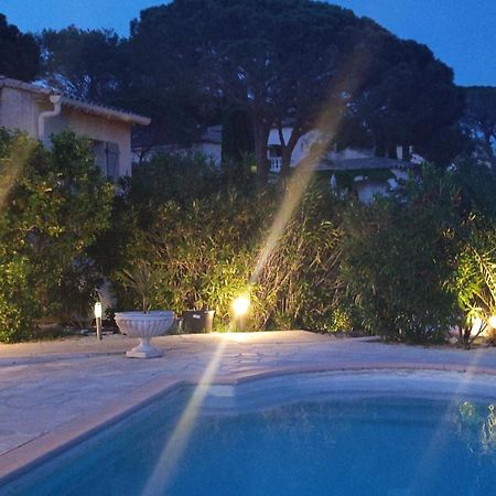 Grand Appartement Dans Maison Avec Piscine Privee Fréjus Exteriér fotografie