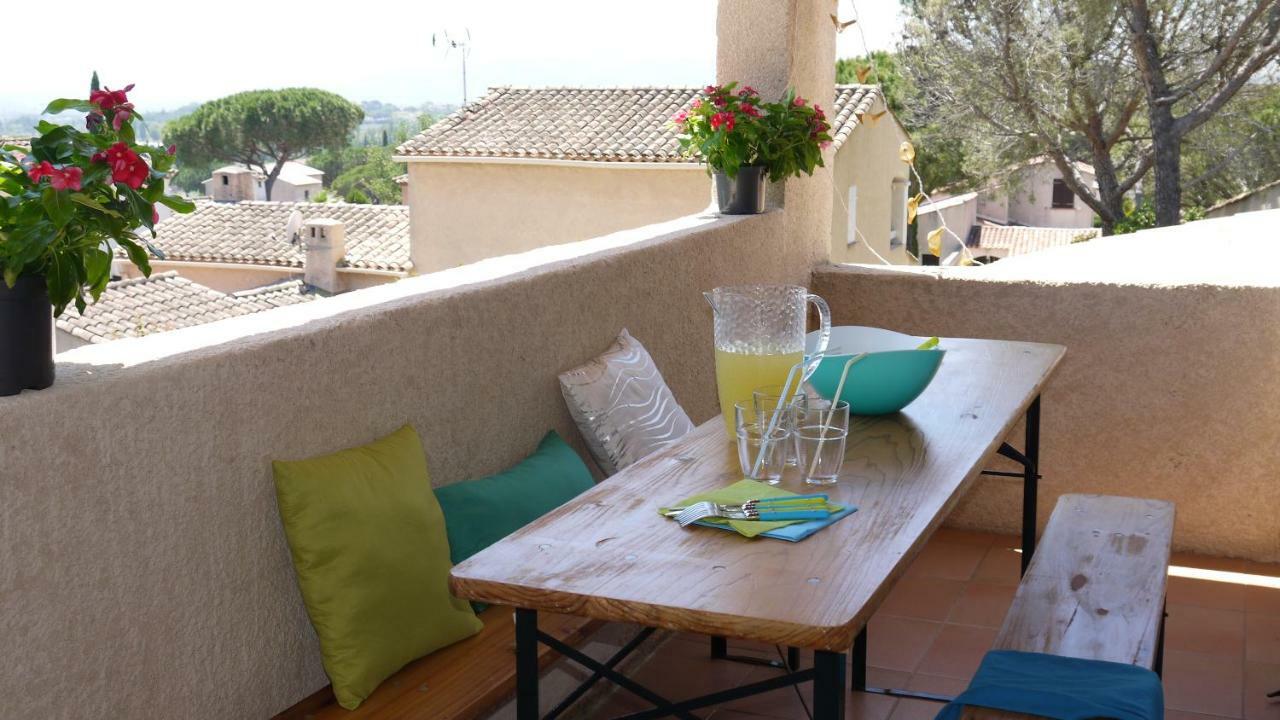 Grand Appartement Dans Maison Avec Piscine Privee Fréjus Exteriér fotografie